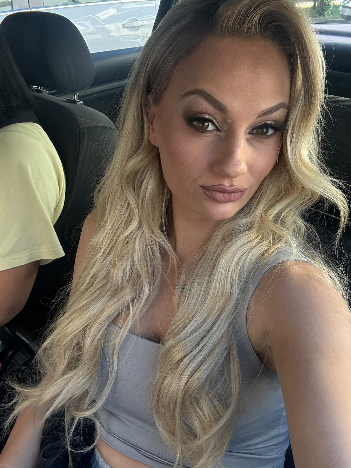 Srednje plava / Šampanjac │Opuštena kovrča │65cm │Ekstenzije na klipse photo review