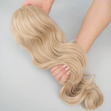 Šampanjac / Srednje plava │Opuštena kovrča│50cm │Rep na mrežicu